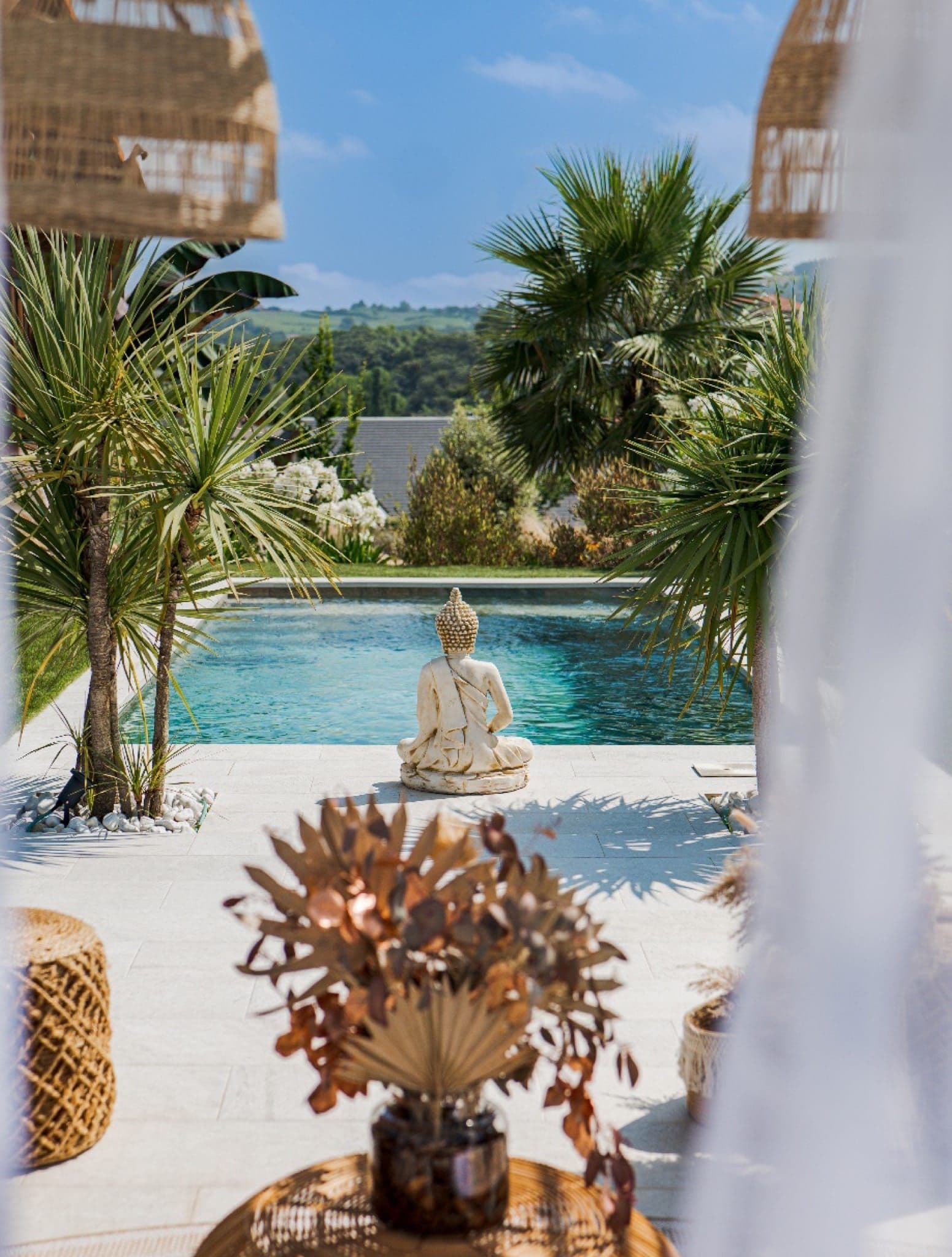 Buda junto a la piscina de Casa Oasis Paraíso